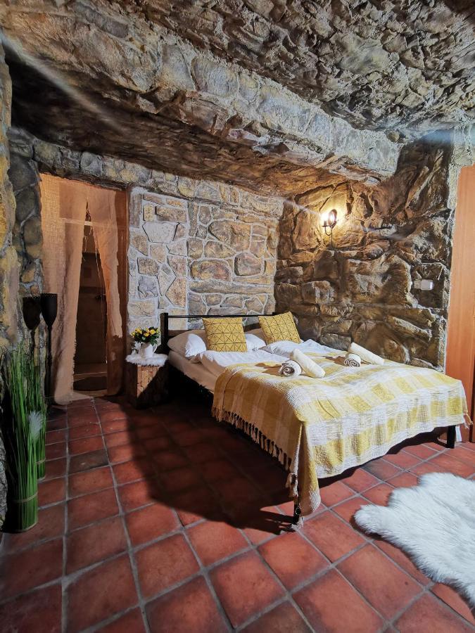 Hotel U Cisare Iii. Melnik Luaran gambar
